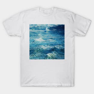 Blue Ocean Waves Rolling on the California Coast T-Shirt